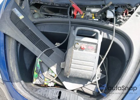 2018 Tesla Model 3 Long Range/Mid Range z USA, uszkodzony, nr VIN 5YJ3E1EA5JF027025